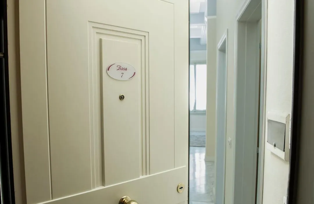 Cavour Rosa Apartment By Mamo Florence-1