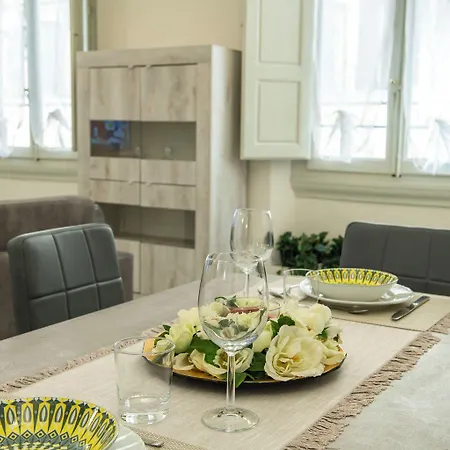 Cavour Rosa Apartment By Mamo Florence-3